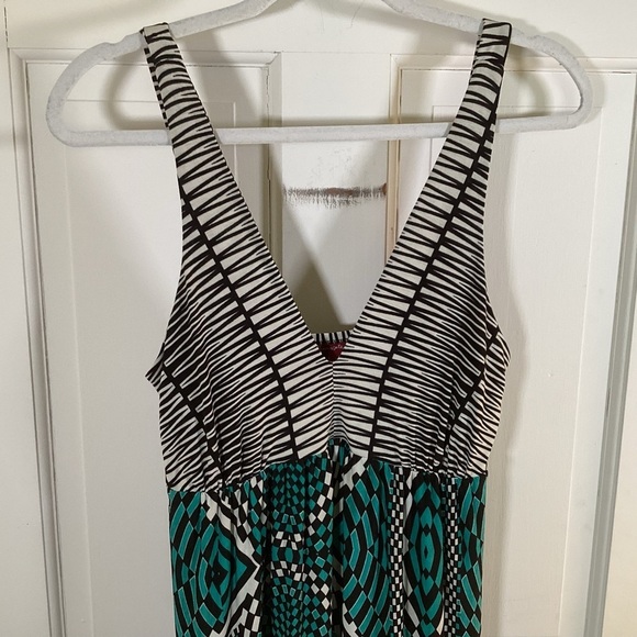 Gievergate Women’s Multicolored Sleeveless V-Neck Maxi Dress.  Size L - Picture 3 of 6